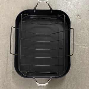 Calphalon
Premier Hard-Anodized Nonstick 16" Roasting Pan with Rack